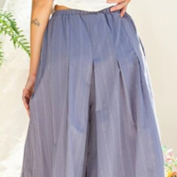 NWT Rose Pinstriped Wide Leg Culottes Pants - Picture 5 of 6